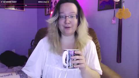 love_you_julia online show from November 2025 07:25:02 PM