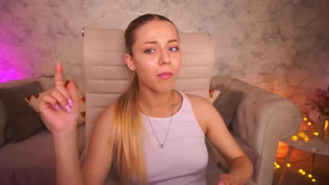 loveedove online show from May 2026 06:09:02 AM
