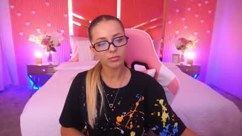 loveedove online show from June 2026 12:42:01 PM