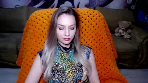 Snapshot of lovellymalina chatting on December 2024 07:10:01 PM private open online show from December 2024 07:10:01 PM