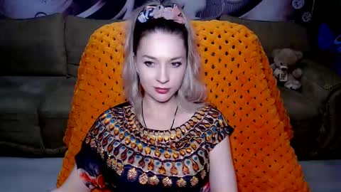 Snapshot of lovellymalina chatting on December 2024 05:33:01 PM private open online show from December 2024 05:33:01 PM