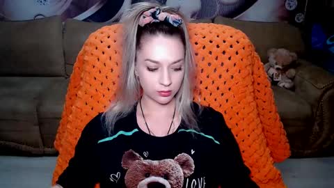 Snapshot of lovellymalina chatting on December 2024 06:03:02 PM private open online show from December 2024 06:03:02 PM