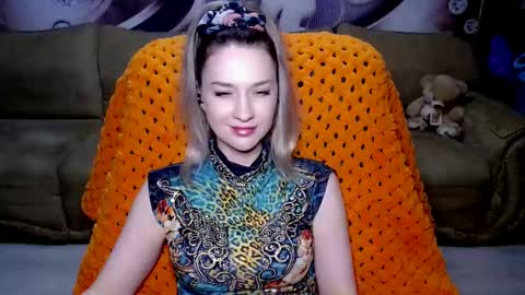 Snapshot of lovellymalina chatting on December 2024 06:26:02 PM private open online show from December 2024 06:26:02 PM