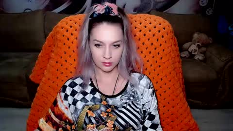 Snapshot of lovellymalina chatting on December 2024 06:10:01 PM private open online show from December 2024 06:10:01 PM