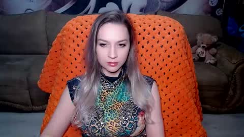 Snapshot of lovellymalina chatting on December 2024 03:15:01 PM private open online show from December 2024 03:15:01 PM