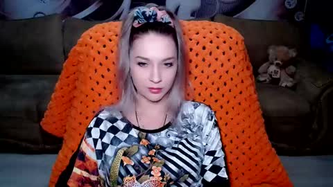 Snapshot of lovellymalina chatting on December 2024 03:57:01 PM private open online show from December 2024 03:57:01 PM