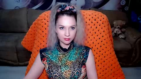 Snapshot of lovellymalina chatting on January 2025 12:22:01 PM private open online show from January 2025 12:22:01 PM