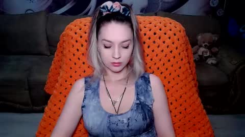 Snapshot of lovellymalina chatting on January 2025 04:59:01 PM private open online show from January 2025 04:59:01 PM