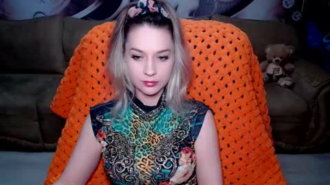 Snapshot of lovellymalina chatting on January 2025 04:38:01 PM private open online show from January 2025 04:38:01 PM