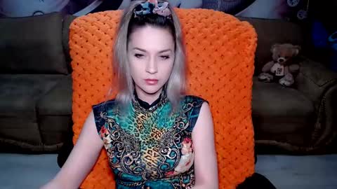 Snapshot of lovellymalina chatting on January 2025 03:47:01 PM private open online show from January 2025 03:47:01 PM