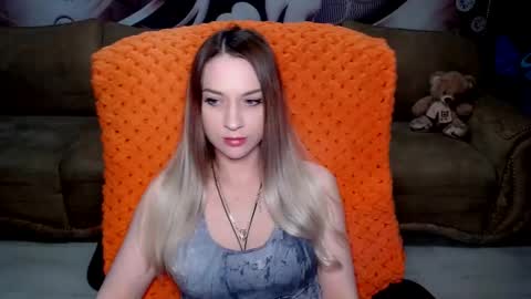 Snapshot of lovellymalina chatting on February 2025 04:11:02 PM private open online show from February 2025 04:11:02 PM