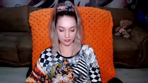 Snapshot of lovellymalina chatting on February 2025 03:17:01 PM private open online show from February 2025 03:17:01 PM