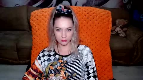 Snapshot of lovellymalina chatting on February 2025 06:17:02 PM private open online show from February 2025 06:17:02 PM