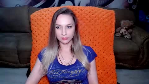 Snapshot of lovellymalina chatting on February 2025 06:17:01 PM private open online show from February 2025 06:17:01 PM