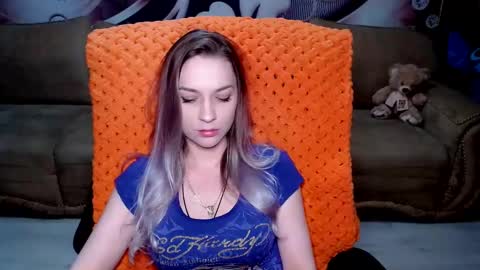 Snapshot of lovellymalina chatting on February 2025 02:27:01 PM private open online show from February 2025 02:27:01 PM