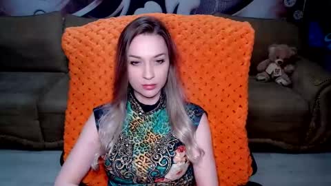 Snapshot of lovellymalina chatting on February 2025 01:37:02 PM private open online show from February 2025 01:37:02 PM