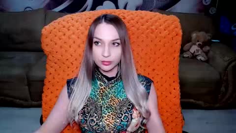 Snapshot of lovellymalina chatting on February 2025 04:55:01 PM private open online show from February 2025 04:55:01 PM