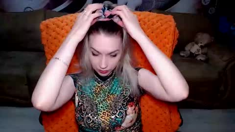 Snapshot of lovellymalina chatting on February 2025 02:32:02 PM private open online show from February 2025 02:32:02 PM