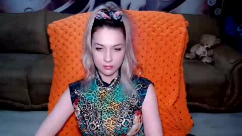 Snapshot of lovellymalina chatting on February 2025 05:37:01 PM private open online show from February 2025 05:37:01 PM