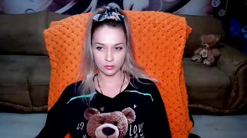 Snapshot of lovellymalina chatting on February 2025 05:42:01 PM private open online show from February 2025 05:42:01 PM