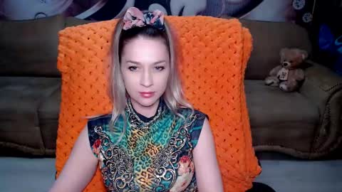 Snapshot of lovellymalina chatting on February 2025 03:21:01 PM private open online show from February 2025 03:21:01 PM