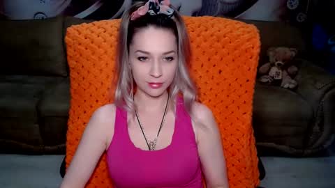 Snapshot of lovellymalina chatting on February 2025 12:52:02 PM private open online show from February 2025 12:52:02 PM