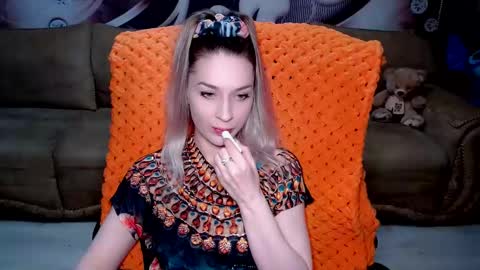 Snapshot of lovellymalina chatting on March 2025 04:44:01 PM private open online show from March 2025 04:44:01 PM