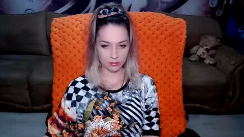Snapshot of lovellymalina chatting on March 2025 11:39:02 AM private open online show from March 2025 11:39:02 AM