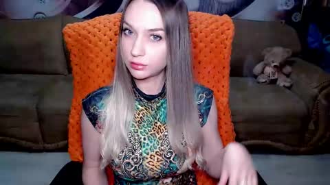 Snapshot of lovellymalina chatting on March 2025 10:11:01 AM private open online show from March 2025 10:11:01 AM