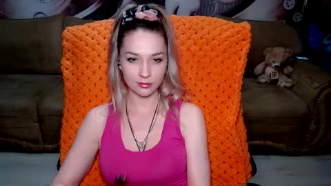 Snapshot of lovellymalina chatting on March 2025 12:09:01 PM private open online show from March 2025 12:09:01 PM
