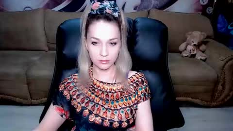 Snapshot of lovellymalina chatting on March 2025 09:13:02 AM private open online show from March 2025 09:13:02 AM