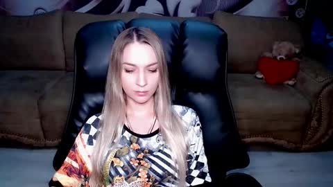 Snapshot of lovellymalina chatting on September 2025 04:45:02 PM private open online show from September 2025 04:45:02 PM