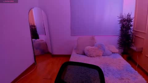 Emma online show from June 2026 01:02:01 PM