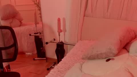 Emma online show from July 2026 01:19:01 PM