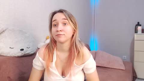 Lovely Hayley online show from November 2025 10:11:02 PM