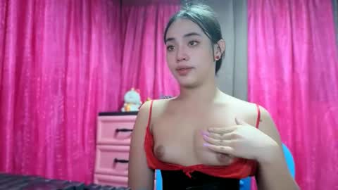 lovely_leah23 online show from December 2025 09:40:01 AM