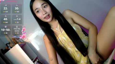 lovely_leah23 online show from May 2026 09:20:02 PM