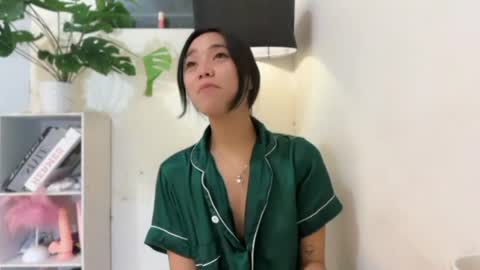 lovely_leah23 online show from June 2026 12:54:01 AM