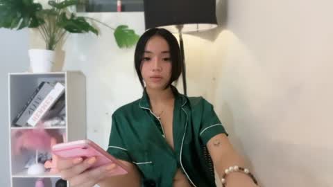 lovely_leah23 online show from June 2026 02:53:01 AM