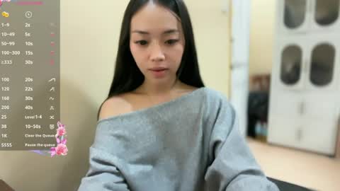 lovely_leah23 online show from July 2026 11:07:02 PM