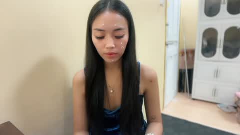 lovely_leah23 online show from July 2026 10:11:01 PM