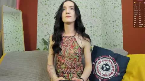 lovely_lo online show from June 2026 01:28:02 PM