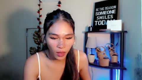 Snapshot of lovely_oliviax chatting on April 2026 02:27:02 AM KATE online show from April 2026 02:27:02 AM
