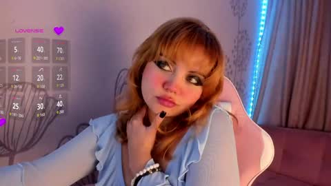 Snapshot of lovely_paris_01 chatting on April 2026 06:16:02 AM Paris Rose online show from April 2026 06:16:02 AM
