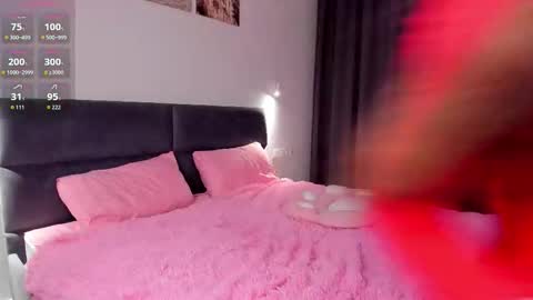 Snapshot of lovely_poppy chatting on February 2026 01:43:02 AM Lolly online show from February 2026 01:43:02 AM