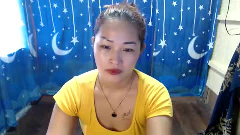 Snapshot of lovely_singlemom chatting on November 2025 03:19:02 AM ask me dear online show from November 2025 03:19:02 AM