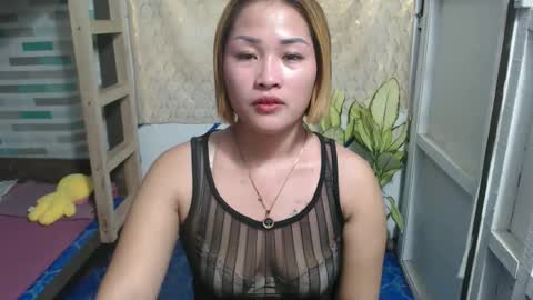 Snapshot of lovely_singlemom chatting on February 2026 01:15:01 AM ask me dear online show from February 2026 01:15:01 AM