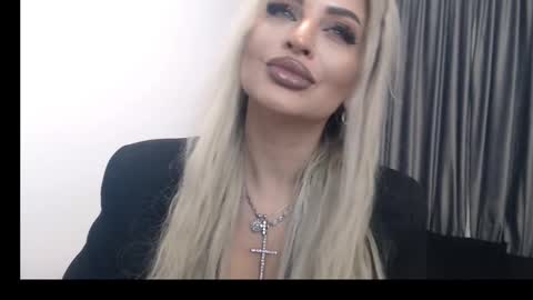 Snapshot of lovelyblondyxxx chatting on February 2025 10:26:01 PM PrAllinXXXa online show from February 2025 10:26:01 PM