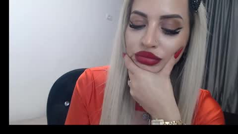 Snapshot of lovelyblondyxxx chatting on February 2025 02:15:01 AM PrAllinXXXa online show from February 2025 02:15:01 AM