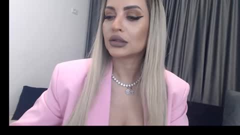 Snapshot of lovelyblondyxxx chatting on February 2025 11:16:01 PM PrAllinXXXa online show from February 2025 11:16:01 PM